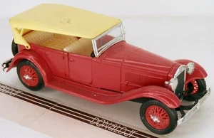 RIO Lancia Dilambda rojo 4 puertas escala 1/43 (sin caja) - Imagen 1 de 2