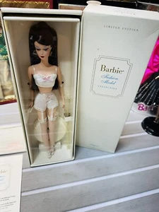 Barbie Silkstone LINGERIE 2000 #2 de colección edición limitada morena #26931 error de caja - Imagen 1 de 11