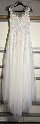 Wedding Dress White One Size 8 Sleeveless Floral Lace - Image 1 of 4