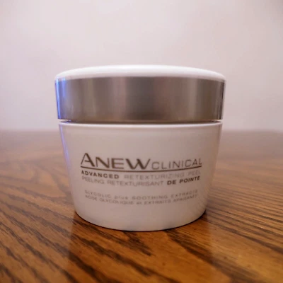 New AVON ANEW Clinical Advanced Retexturizing Facial Peel 30 Pads / 1.47 Fl Oz - Image 1 of 2