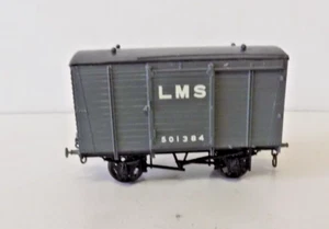 LMS GRAU BELÜFTETER LIEFERWAGEN Nr.501384 BAUSATZ GEBAUT 3 GLIEDERKUPPLUNGEN SPURWEITE OO NACH ÜBERSETZUNG - Bild 1 von 6