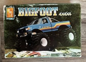 RARO! AMT Bigfoot 4x4x4 1991 Ford F250 Monster Truck Model 1/25 Kit #8138 🌟 NUOVO - Foto 1 di 21