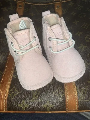 NIÑAS 0/1 INFANTE 0-6 MESES UGG BEBÉ NEUMEL ROCK ROSA GAMUZA BOTAS 1103500I Foto 1 de 4