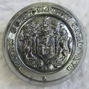 British:"WIGAN CORPORATION TRAMWAYS BUTTON" (Large, 25mm, 1901-1931, Tram) - Picture 1 of 4
