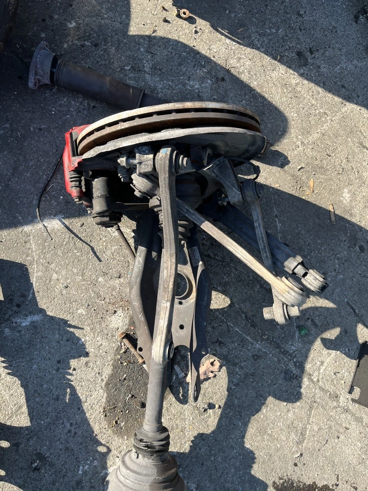 17 Mercedes Benz C63 Knee Left Rear Suspension W205 Arms Axle Strut Caliper AMG - Image 1 of 1