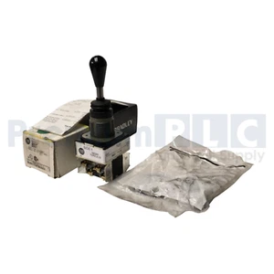 ALLEN BRADLEY 800T-T4T8AAXX /T NEMA TYPE 13 / 4-WAY TOGGLE SWITCH NSMP - Picture 1 of 4