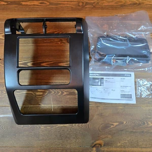 Kit de instalación de radio Metra 95-6541 para Jeep Wrangler (TJ) 03-06 - Imagen 1 de 8