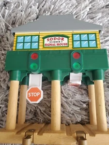 SODOR NUMBER 3 SIGNAL HOUSE, Thomas Wooden Railway, Learning Curve - Picture 1 of 4