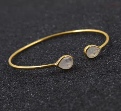 Brazalete sólido de plata de ley 925 con piedra lunar arco iris natural enchapado en oro hecho a mano Foto 1 de 4