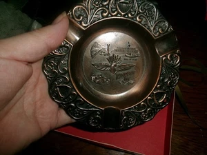 Nuevo en Paquete Cenicero Indianápolis 500 De Colección ~ Metal Hecho en EE. UU. Recuerdo en Relieve - Imagen 1 de 2