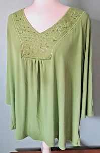 2X Susan Graver flüssiges Strickoberteil V-Ausschnitt mit Blumenverzierung - Bild 1 von 8