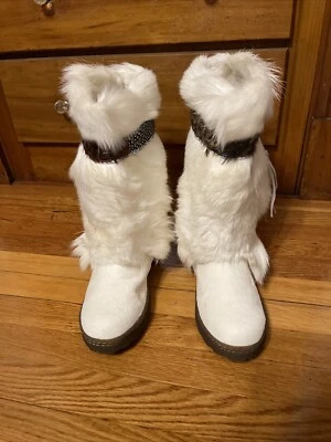 Vintage white Bearpaw fur apres ski Boots Women’s Size 12 - Image 1 of 4