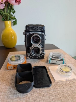 Minolta Autocord CLA'd in 2025 w/ new BrightScreen, Hood, Lens Cap, Filter set - Image 1 of 4