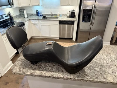 Asiento Corbin Gunfighter & Lady más respaldo para Harley 2000+ Softails #ST0-GL Foto 1 de 4