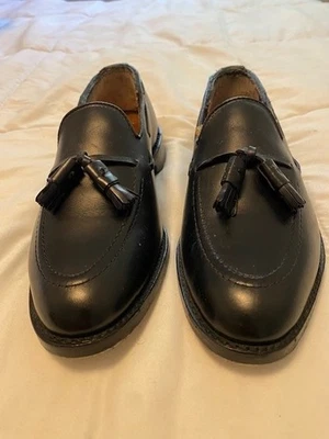 Allen Edmonds Grayson Tassel Loafers Black 6.5 EE - EUC - Image 1 of 4