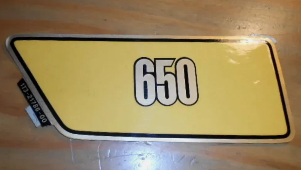 1977 Yamaha XS650D NOS Right Hand Side Cover Decal Graphic 1T3-21786-00 - Image 1 of 4