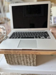 MacBook Air 23“ (2017) - Bild 1 von 5