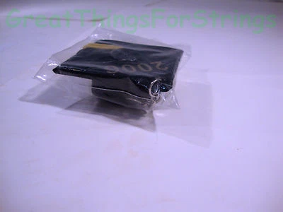 Llavero tapa graduación negra 2006 llaves tela metálica y borla amarillo Gratz Foto 1 de 3