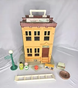 1975 Fisher Price Little People #938 Sesame Street House Play Set Incomplete - Picture 1 of 9