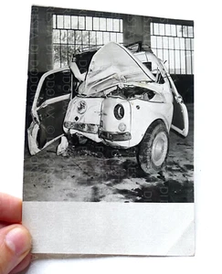 OLD PHOTO PHOTOGRAPH VINTAGE CAR ACCIDENT INSURANCE FIAT 500 ? - Picture 1 of 2