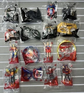 NUOVI 2 set completi 8 pezzi 2016 McDonald's Happy Meal DC Super Heroes Justice League - Foto 1 di 17