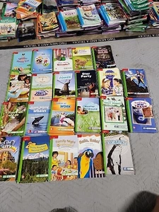 22 McGraw Hill READING WONDERS Grade 2 Leveled Reader Lot Homeschool Green - Picture 1 of 5