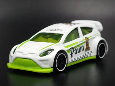 2009 - 2017 FORD Fiesta Bianco 1:64 Scala da Collezione Diorama Modellino Auto - Immagine 1 di 4