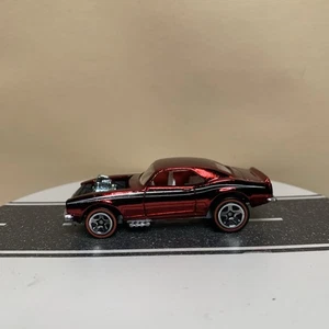 Hot Wheels Classics #9/30 Heavy Chevy Camaro Custom Red Spectraflame w/RL-5sp NM - Picture 1 of 13