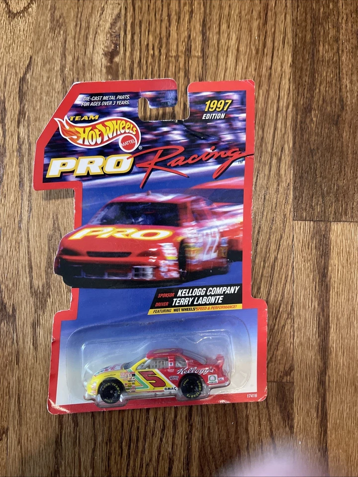 Hot Wheels 1997 Pro Racing #5 Terry Labonte Kellogg Company 1/64 Diecast NEW - Image 1 of 1