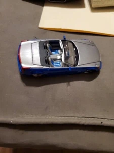 Maisto Cadillac XLR Convertible Playerz Luxury Custom Style Diecast Car Blue - Picture 1 of 6