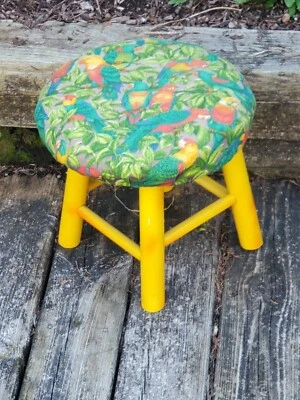 Parrot Jungle Paradise Love Birds Footstool Wood Base Colorful Hand Made As Is - Image 1 of 4