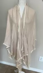 BAREFOOT DREAMS seashell cream bordered wrap So Soft weekend wrap New cozychic - Picture 1 of 4