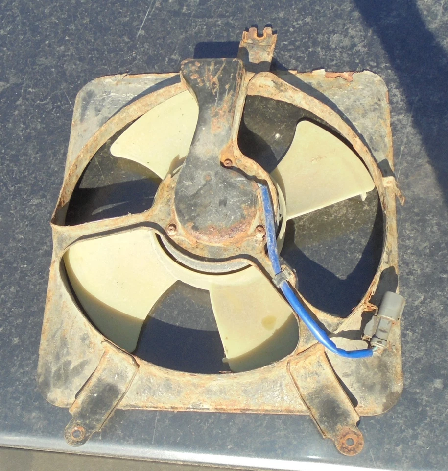 94 95 96 97 HONDA ACCORD RADIATOR / CONDENSER MOTOR FAN OEM 1994 1995 1996 1997 - Image 1 of 1