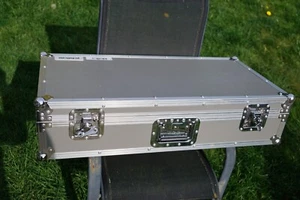 Pedaltrain Novo 32 Flight Case plus Harley benton Spaceship 80 pedal board - Picture 1 of 24