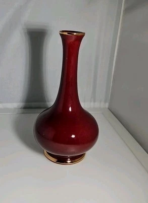 VTG. ROYAL HAEGER U.S.A. BUD VASE Long Neck MCM POTTERY w/ Gold Trim 7-1/4"h - Image 1 of 4