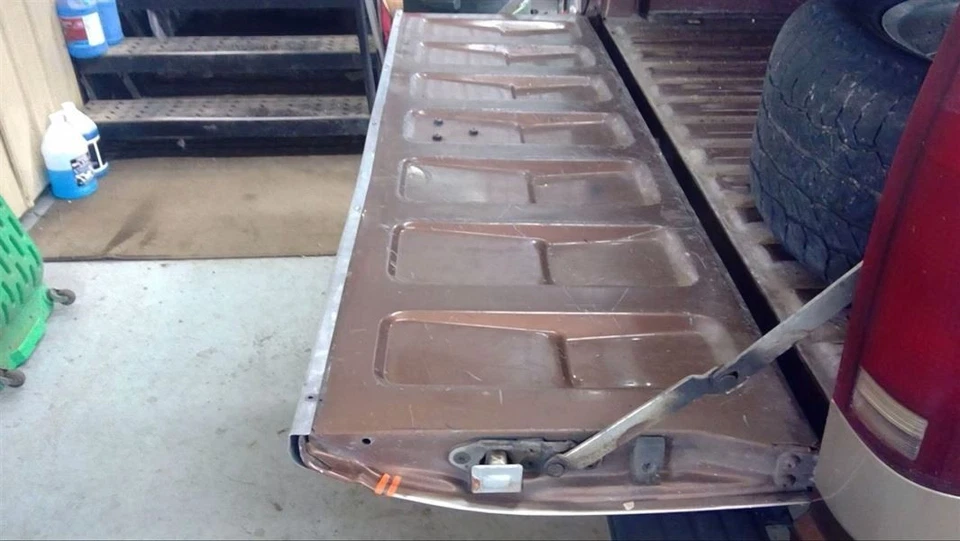 (LOCAL PICKUP ONLY) Trunk/Hatch/Tailgate Fits 88-00 CHEVROLET 2500 PICKUP 154996 - Imagem 1 de 4