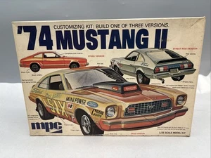 1974 Mustang II Maßstab 1:25 Modellbausatz MPC (0121) - Bild 1 von 18