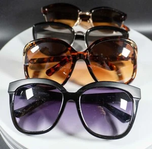 4 gafas de sol para mujer 1 Kenneth Cole, 1 Dasoon, 1 Foster Grant, 1 gafas de sol Ale - Imagen 1 de 7