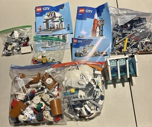 LEGO CITY: Centro de lanzamiento de cohetes (60351) piezas faltantes mostradas en fotos - Imagen 1 de 4