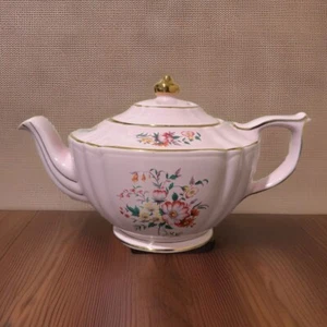 Vintage Sadler Pink Ceramic Floral Teapot With Gold Accents England 2060 - Picture 1 of 9