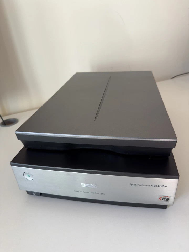 Epson Perfection V850 Pro – Scanner piano professionale pellicole Negativo/Dia - Immagine 1 di 4