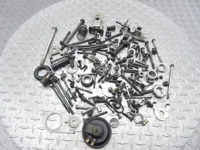 2006 04-09 Suzuki GS500F GS500 OEM MISC Tuercas Pernos Hardware Tornillos de bocina Foto 1 de 4