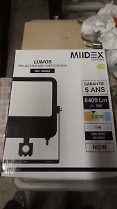 MIIDEX 80402 - Projecteur Détecteur LED 70W 3000K Etanche 8400Lm - Spot LED
