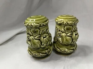 Vintage MCM 1960’s Green Harvest Fruit Salt & Pepper Shaker Set - Picture 1 of 4