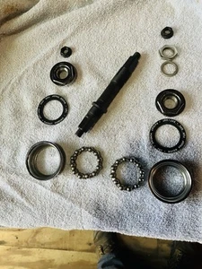 YST Bottom Bracket Set - Cup Type- Sealed— Vintage - Picture 1 of 6