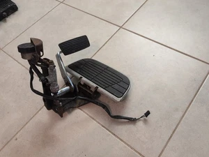 Reposapiés derecho Honda Shadow VTX1300 S VTX 1300 03-08 OEM - Imagen 1 de 5