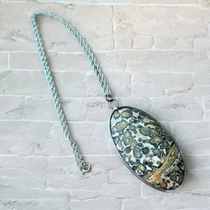 Beautiful Vintage Leopardskin Jasper Oval Long Pendant Necklace - Picture 1 of 6