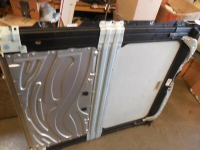 06-11 BMW E90 335i 330i 325i sedán techo corredizo marco cassette cubierta de vidrio Foto 1 de 4