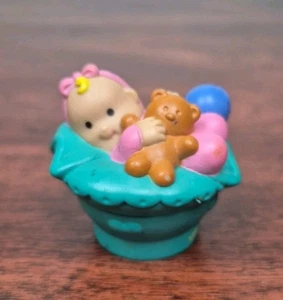 Fisher Price Little People Baby Girl Pink Sleeper Teddy Bear Green Basket 2001 - Picture 1 of 8