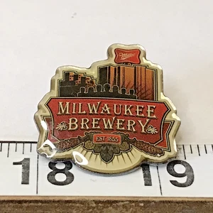 Miller Milwaukee brewery lapel Hat Jacket pin (A10) - Picture 1 of 3